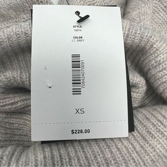 C by Bloomingdale’s Cashmere Sweater - Picture 4 of 4